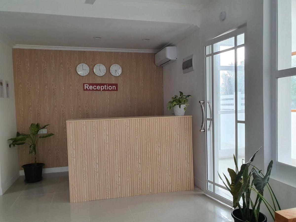True South Hotel Addu City Exterior photo